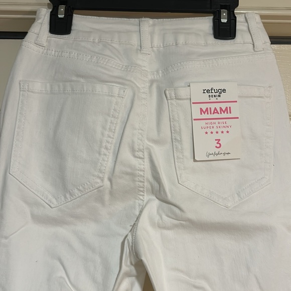 REFUGE Skinny Jeans - Picture 4 of 5